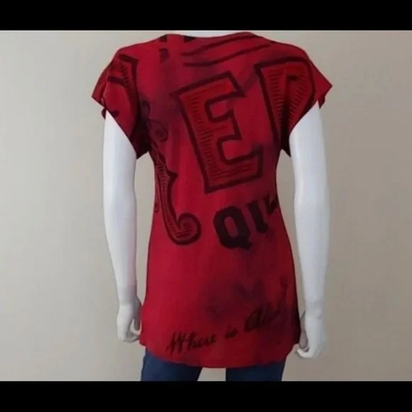 Alice in Wonderland Queen tee. - Picture 6 of 6